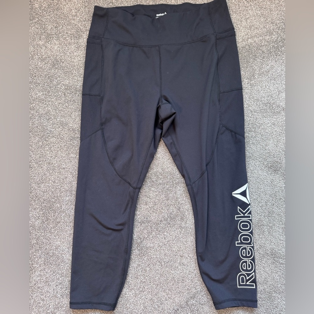 Reebok Women’s Cropped Black Leggings